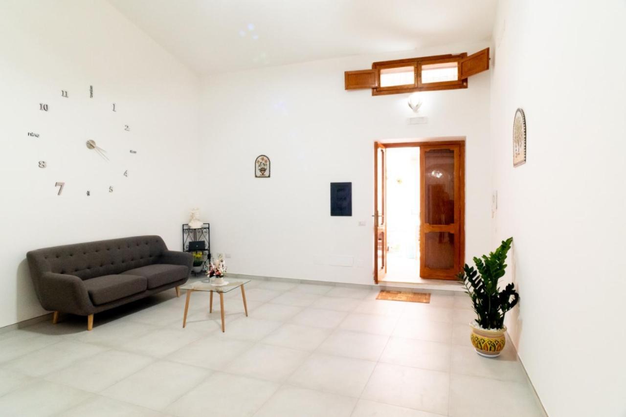 I Parrini Bed and Breakfast Porto Empedocle Buitenkant foto